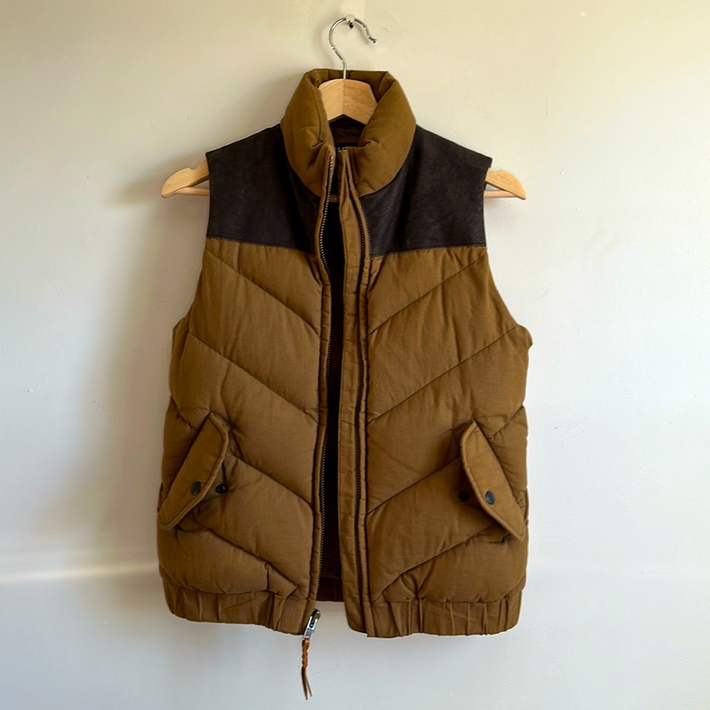 Filson Womens Goose Down Vest with Leather Yoke XS